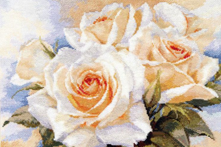 2-32 Набор для вышивания Алиса "Белые розы"